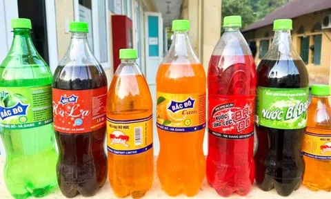 Bắt đối tượng sản xuất nước giải khát giả, bán cho người dân vùng cao