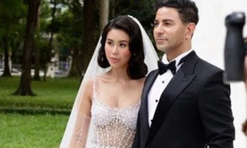 Ái nữ tỷ phú Johnathan Hạnh Nguyễn mặc váy cưới đính 15.000 hoa linh lan