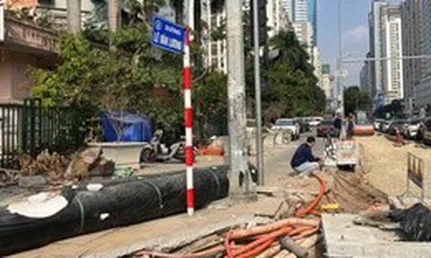 Hà Nội xén hè, chặt cây giải “điểm đen” ùn tắc giao thông