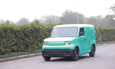 Mẫu xe điện giao hàng EC Van lần đầu lộ diện, tài xế khẳng định: Luồn ngõ tốt, chi phí tối ưu