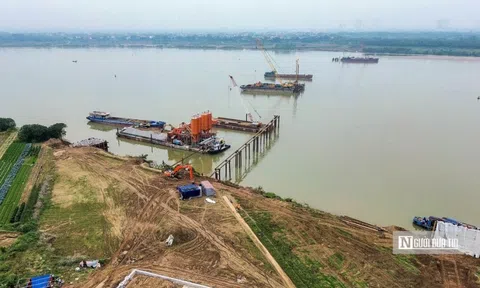 Hà Nội: Cận cảnh thi công cầu Ngọc Hồi vượt sông Hồng trị giá hơn 11.000 tỷ đồng