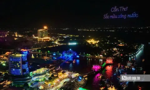 Biển người đổ về xem lễ hội giữa lòng Tây Đô