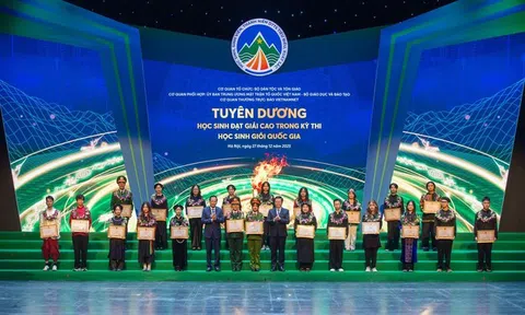 Từ bản làng xa xôi đến ước mơ vươn ra biển lớn