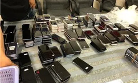Triệt phá vụ vận chuyển điện thoại lậu lớn