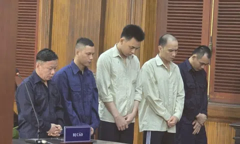 Thủ đoạn “rút ruột” hàng ngàn túi xách xuất ngoại của nhóm tài xế xe tải đường dài