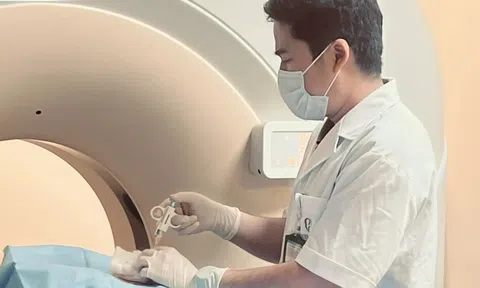 Chữa ung thư bằng tuyệt thực 3 tuần để "bỏ đói" khối u, người đàn ông suy kiệt nặng