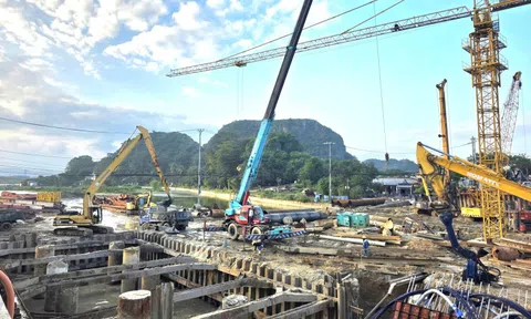 Đà Nẵng: Thi công cầu Biện gặp “bẫy” hang rỗng dưới lòng đất