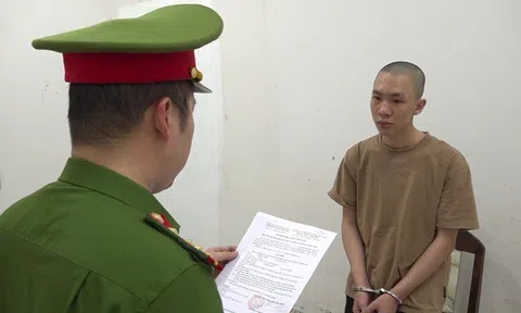 Bắt đối tượng giả danh giảng viên đại học lừa bán đồng phục cho sinh viên