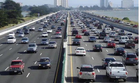 Những trường hợp ô tô không phải nộp phí đường bộ từ 2026, chủ xe cần biết