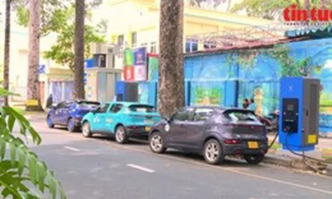 TP Hồ Chí Minh cho lắp đặt trạm sạc ô tô điện tại điểm sử dụng tạm thời lòng đường