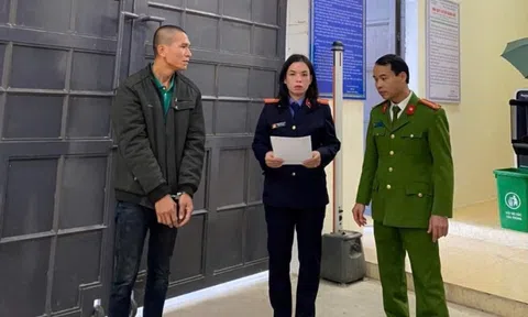 Mâu thuẫn, người đàn ông dùng ghế đánh bạn nhậu tử vong