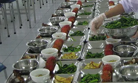 Yêu cầu điều tra vụ nghi ngộ độc thực phẩm ở Sơn La và Đồng Tháp