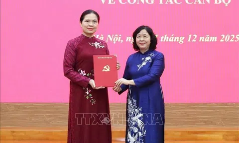 Đồng chí Hà Thị Nga giữ chức Phó Bí thư Thường trực Đảng ủy MTTQ, các đoàn thể Trung ương