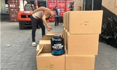 TP Hồ Chí Minh: Triệt phá đường dây buôn lậu thực phẩm chức năng quy mô lớn