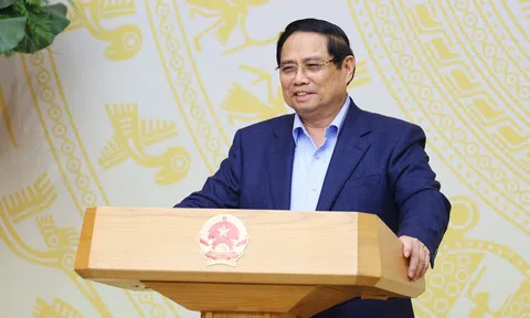 Thủ tướng: Xây dựng luật pháp phục vụ phát triển là cơ bản, chiến lược, lâu dài; phục vụ cho phòng, chống là thường xuyên, quan trọng