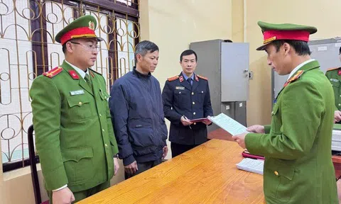 Khởi tố nguyên chủ tịch, kế toán xã ở Tuyên Quang