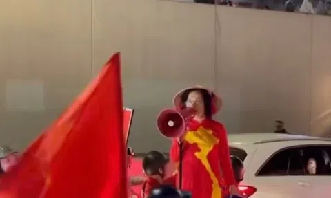 Hô "Đua xe nhé, công an ngủ hết rồi,...", người phụ nữ được mời lên phường