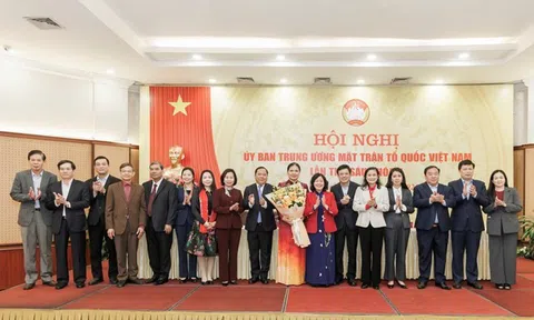 Bà Hà Thị Nga giữ chức Phó Chủ tịch - Tổng Thư ký Ủy ban Trung ương MTTQ Việt Nam