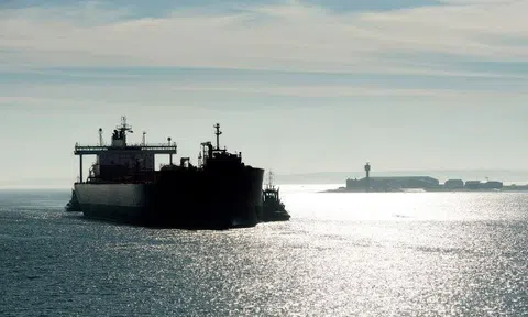 Nguyên nhân con tàu chở 730.000 thùng dầu thô Urals trôi dạt ở Địa Trung Hải