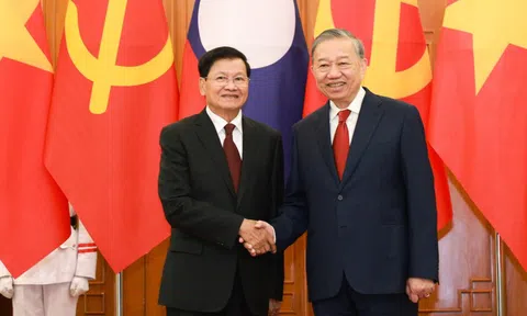 Củng cố nền tảng chính trị vững chắc, đưa quan hệ Việt - Lào ngày càng đi vào chiều sâu
