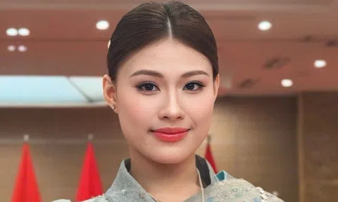 Hoa hậu học trường Ngoại thương gây chú ý khi tiếp đón đoàn ngoại giao Lào