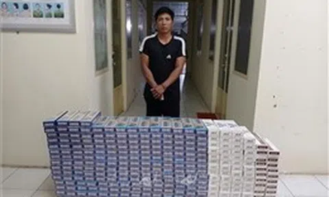 Bắt quả tang đối tượng vận chuyển thuốc lá điếu nhập lậu