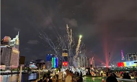 Thú vị với những tour khám phá TP Hồ Chí Minh về đêm