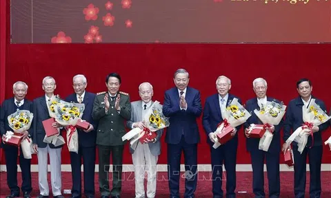 Tổng Bí thư Tô Lâm gặp mặt cán bộ công an cấp cao các thời kỳ