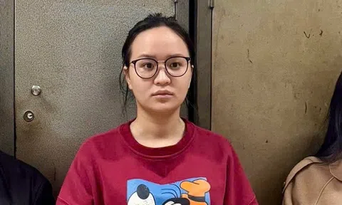 Tạm giữ Á khôi sắc đẹp bán dâm kiêm "tú bà" môi giới