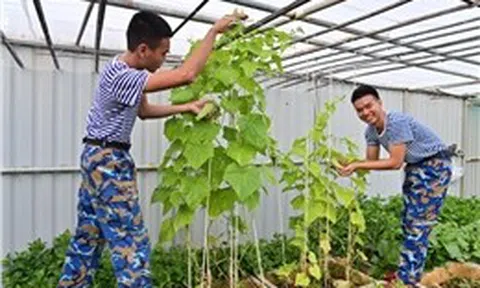 Những ‘cột mốc sống’ canh giữ biển trời Tổ quốc: Bài 1- Bản lĩnh và tinh thần thép của những chiến sĩ nhà giàn