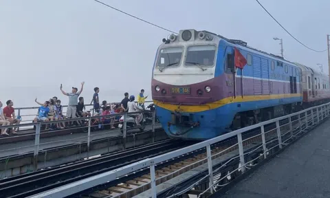 Dự kiến thông tàu qua cầu Long Biên từ 18h ngày 9/2