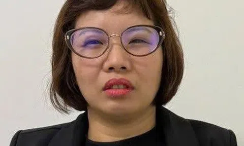 Bắt người phụ nữ trốn nã ẩn mình dưới vỏ bọc nhân viên quán karaoke