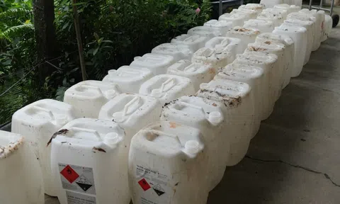 Thủ đoạn của chủ cơ sở sản xuất 60.000 lít giấm chứa axit acetic