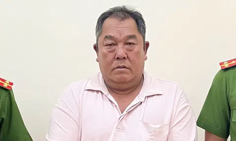 Chôn trái phép hơn 1.147 tấn xỉ than, một giám đốc bị bắt