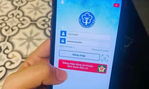 Bước ngoặt với sổ BHXH, thẻ BHYT điện tử