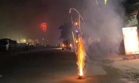 Đốt pháo trái phép trong dịp Tết bị phạt bao nhiêu tiền?