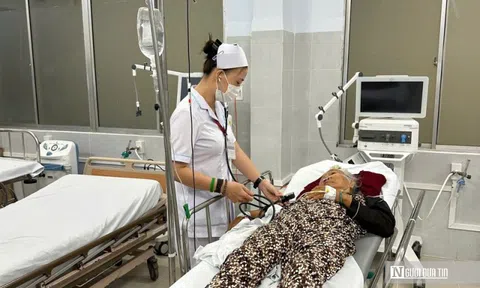 Đêm giao thừa nơi phòng cấp cứu: Giành giật sự sống trong từng nhịp thở