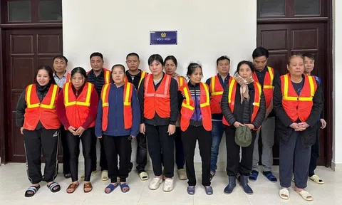 Công an Hà Nội triệt phá ổ nhóm đánh bạc đa phần là nữ trên sông Hồng