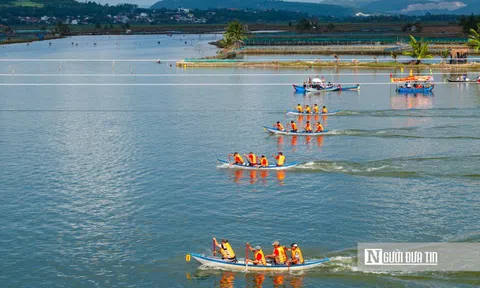 Ngư dân miền biển Đắk Lắk tưng bừng tham gia hội đua thuyền đầu năm