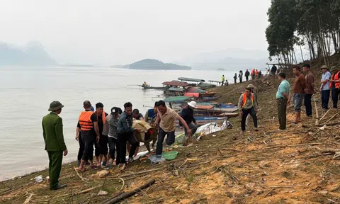 Khắc phục hậu quả vụ tai nạn giao thông đường thủy đặc biệt nghiêm trọng trên hồ Thác Bà, Lào Cai