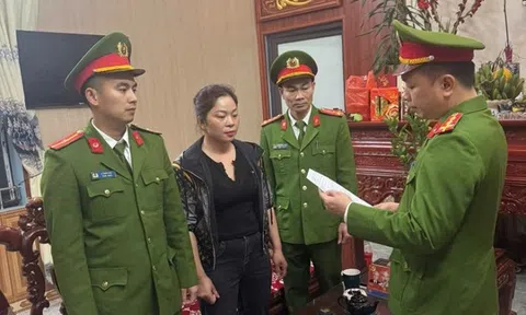 Tạm giữ người phụ nữ chửi bới, thu tiền trông giữ xe vào đền bà chúa Then