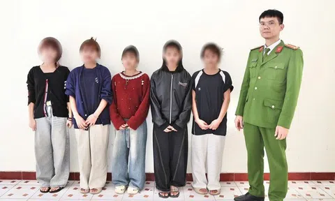 Nghe lời người lạ trên mạng, 5 nữ sinh bỏ học đi làm thuê