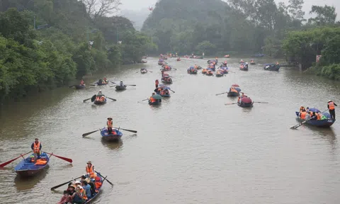 Đông đảo nhân dân, du khách nô nức dự Lễ Khai hội du lịch chùa Hương 2026