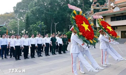 Chủ tịch Quốc hội Trần Thanh Mẫn tri ân các Anh hùng Liệt sĩ, Mẹ Việt Nam anh hùng tại TPHCM