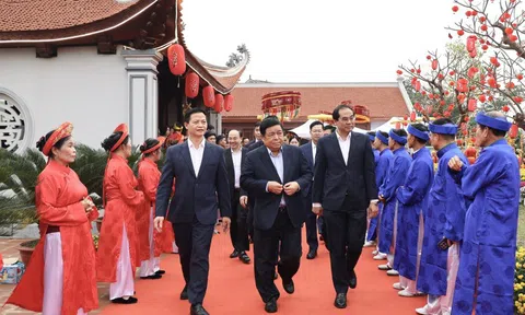 Phó Thủ tướng Nguyễn Chí Dũng dự khai mạc Lễ hội "Vạn Xuân khai Quốc"