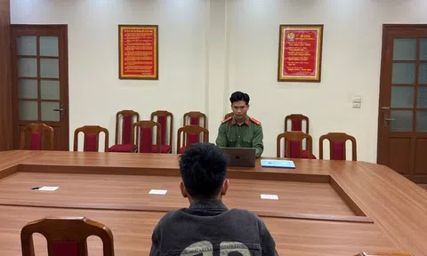 Nam thanh niên bị phạt 15 triệu đồng vì không thông báo website bán hàng