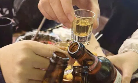 Dấu hiệu cảnh báo cơ thể gặp nguy hiểm sau khi uống rượu, bia cần đề phòng