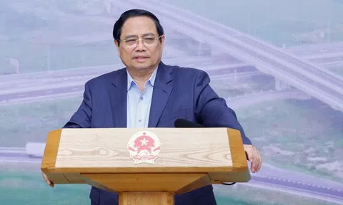 Thủ tướng: Tối ưu hóa nguồn lực và hiệu quả các dự án hạ tầng GTVT