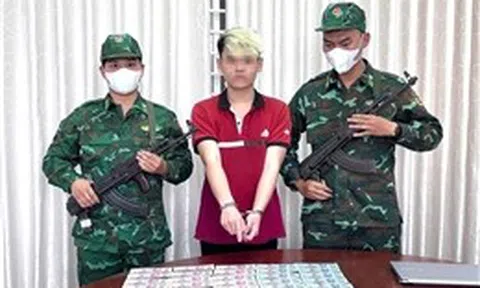 Thưởng nóng đơn vị chủ công triệt phá đường dây làm tiền giả