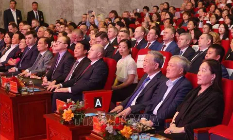 Tổng Bí thư Tô Lâm dự Chương trình giao lưu nghệ thuật 'Tâm hồn Nga trong lòng Việt Nam'